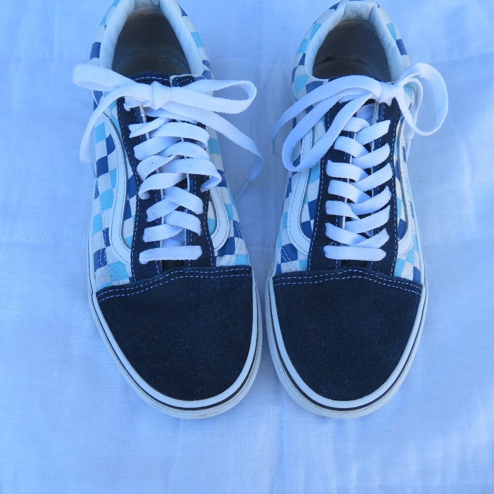 Unisex Van's Checkered Low Canvas Sneakers